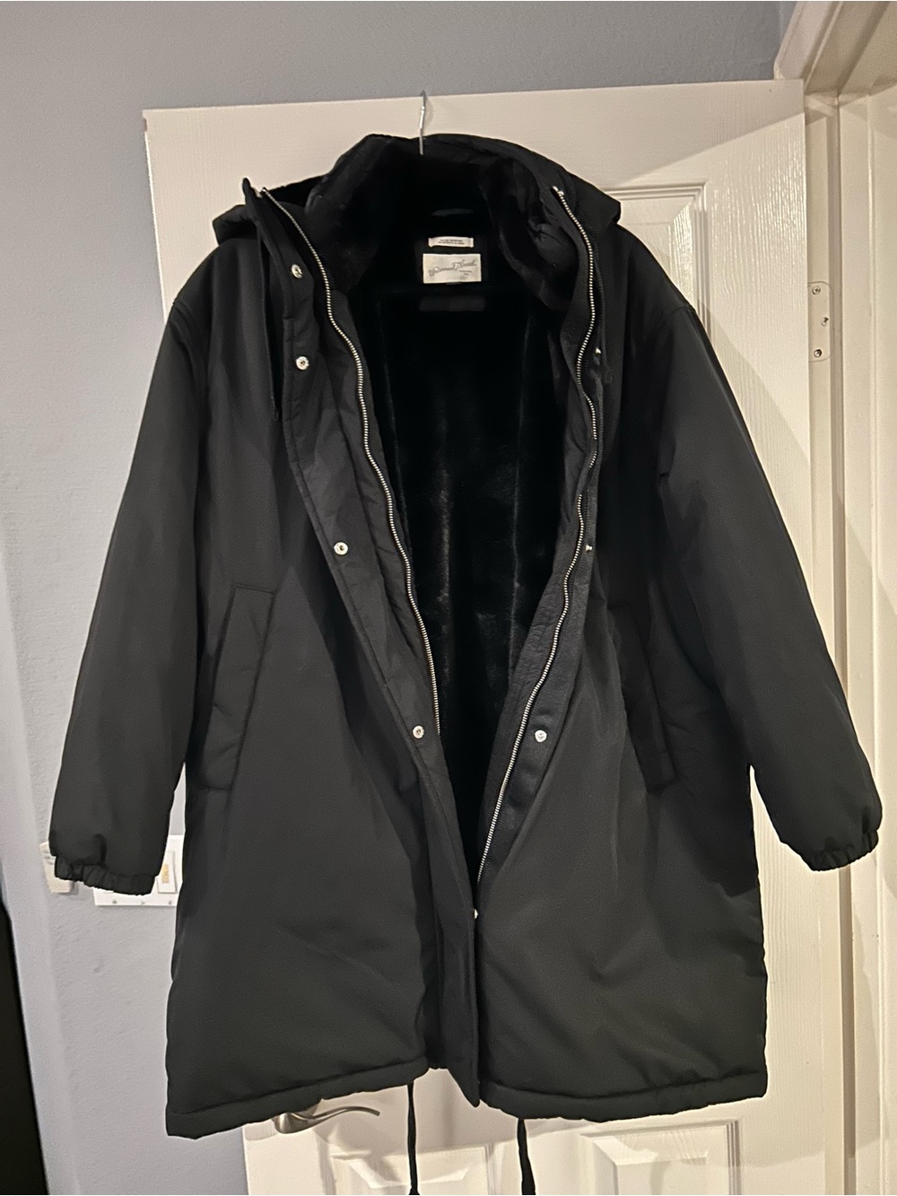 Universal Thread Womens Black Water Resistant Faux Fur Lined Hooded Parka XL - Picture 3 of 9